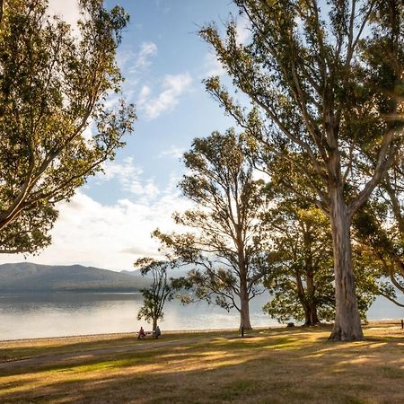 Hop, Skip And Jump To The Lake - Te Anau House Bagian luar foto