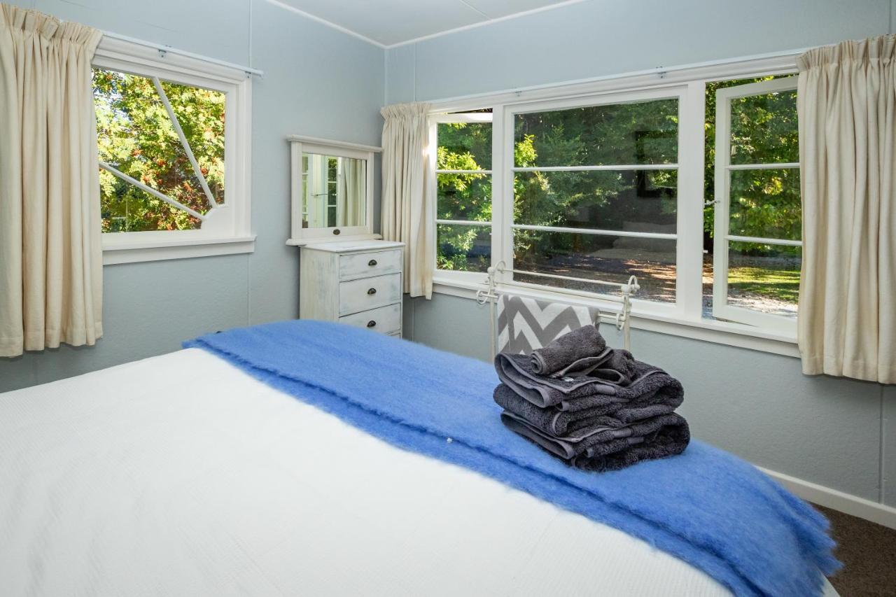 Hop, Skip And Jump To The Lake - Te Anau House Bagian luar foto