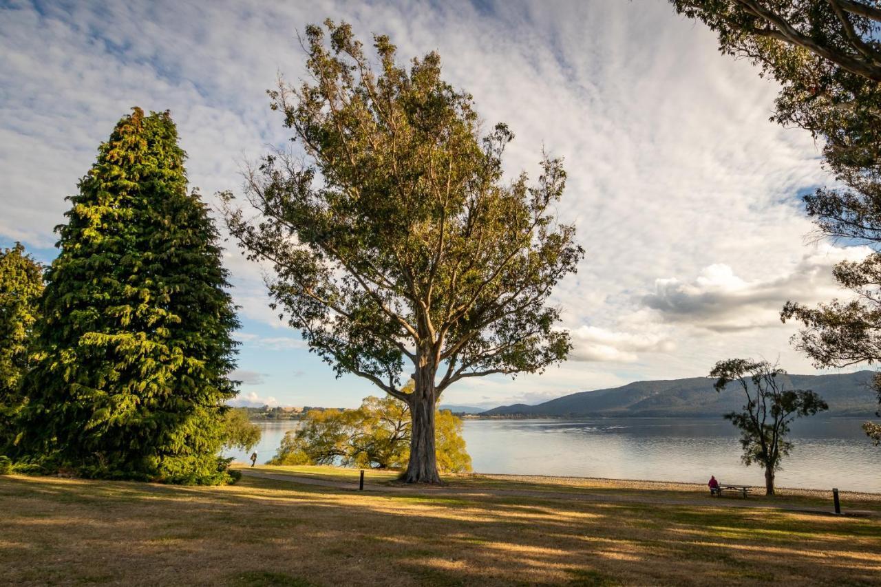 Hop, Skip And Jump To The Lake - Te Anau House Bagian luar foto